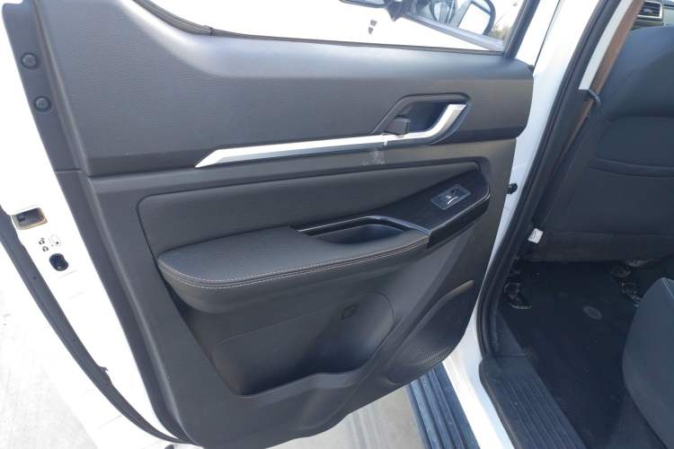 Used Foton Conqueror 3 2020 2.4L Challenger 3 Two-Wheel Drive Enjoyment Version High Cargo Bed Standard Wheelbase 4K22D4M Left Rear Door Interior