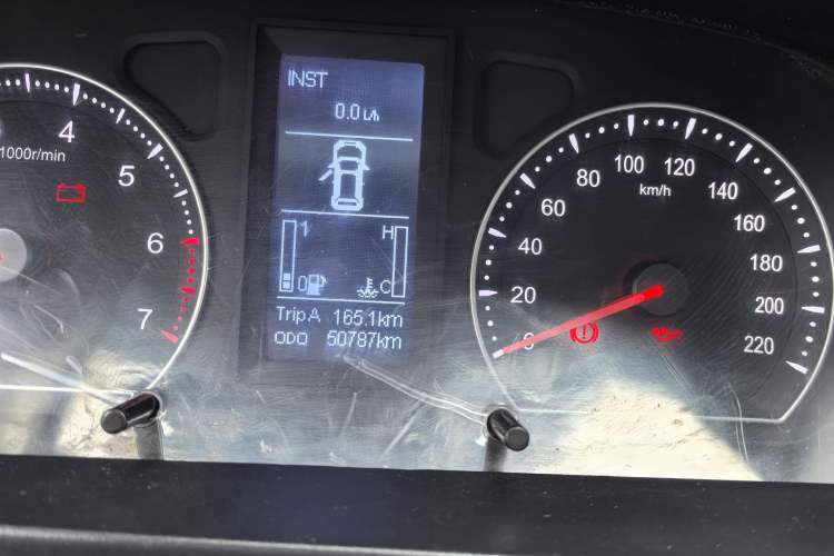 Used Foton Conqueror 3 2020 2.4L Challenger 3 Two-Wheel Drive Enjoyment Version High Cargo Bed Standard Wheelbase 4K22D4M Odometer Close Up
