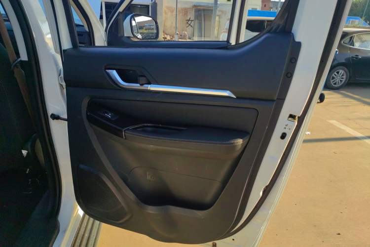 Used Foton Conqueror 3 2020 2.4L Challenger 3 Two-Wheel Drive Enjoyment Version High Cargo Bed Standard Wheelbase 4K22D4M Right Rear Door Interior