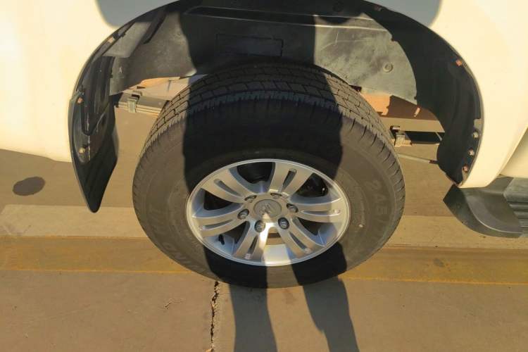 Used Foton Conqueror 3 2020 2.4L Challenger 3 Two-Wheel Drive Enjoyment Version High Cargo Bed Standard Wheelbase 4K22D4M Right Rear Wheel Hub