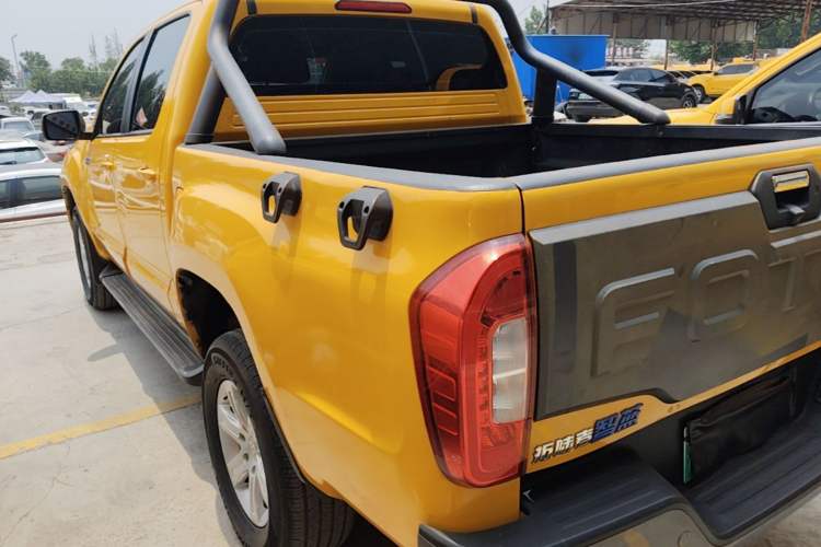 Used Foton EV 2022 National Glory Edition Multi-Purpose Truck Exterior 2