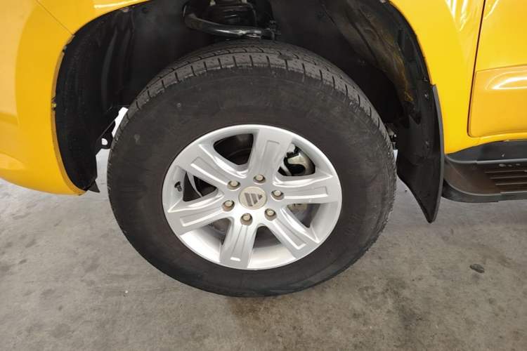 Used Foton EV 2022 National Glory Edition Multi-Purpose Truck Left Front Wheel Hub