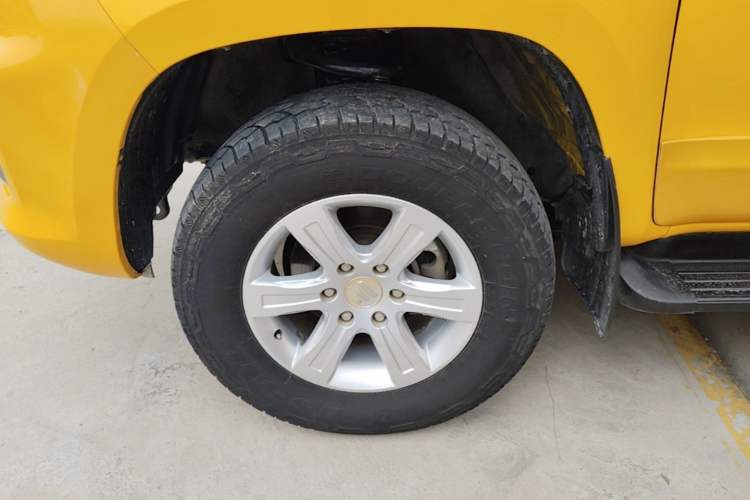 Used Foton EV 2022 National Glory Edition Multi-Purpose Truck Left Front Wheel Hub