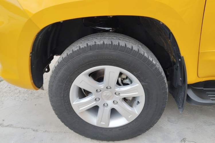 Used Foton EV 2022 National Glory Edition Multi-Purpose Truck Left Front Wheel Hub