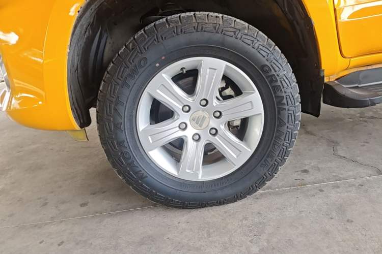 Used Foton EV 2022 National Glory Edition Multi-Purpose Truck Left Front Wheel Hub