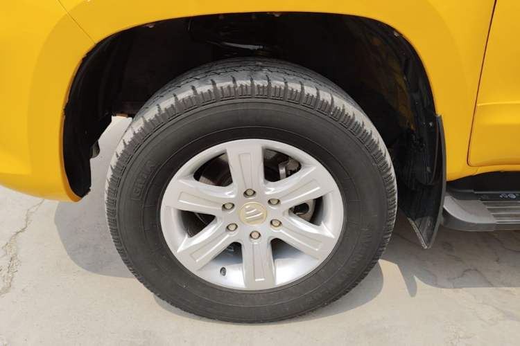 Used Foton EV 2022 National Glory Edition Multi-Purpose Truck Left Front Wheel Hub