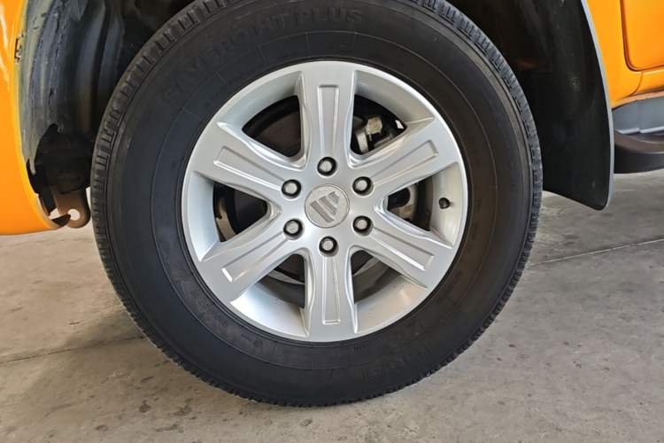 Used Foton EV 2022 National Glory Edition Multi-Purpose Truck Left Front Wheel Hub