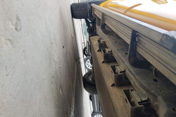 Used Foton EV 2022 National Glory Edition Multi-Purpose Truck Left Side Sill