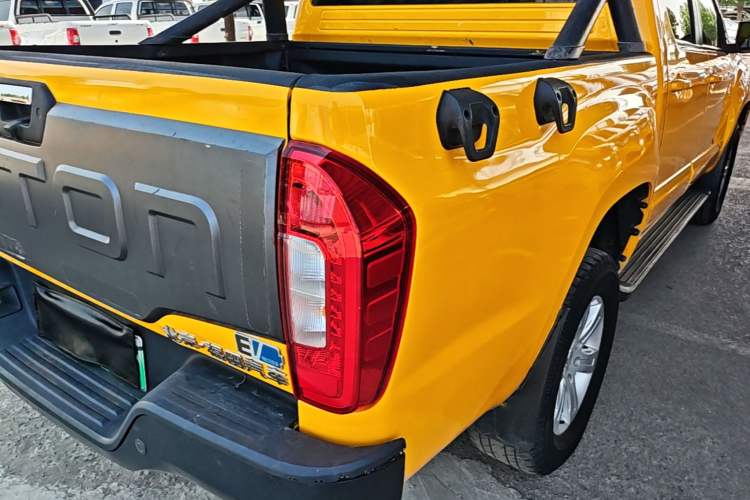 Used Foton EV 2022 National Glory Edition Multi-Purpose Truck Right Rear Taillight