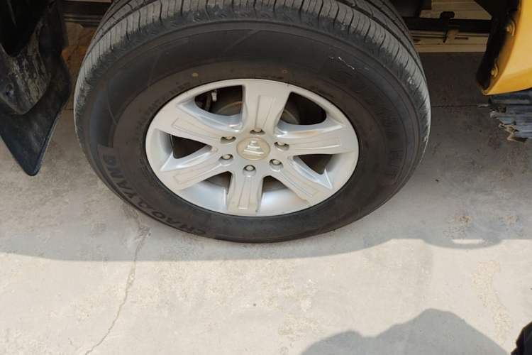 Used Foton EV 2022 National Glory Edition Multi-Purpose Truck Right Rear Wheel Hub