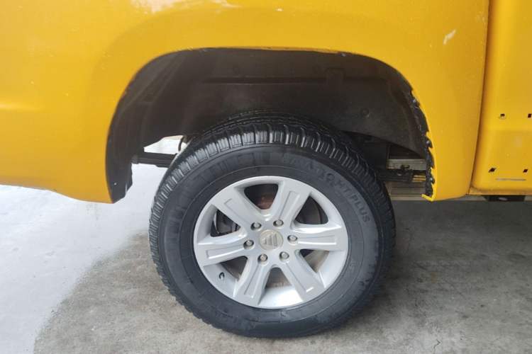 Used Foton EV 2022 National Glory Edition Multi-Purpose Truck Right Rear Wheel Hub