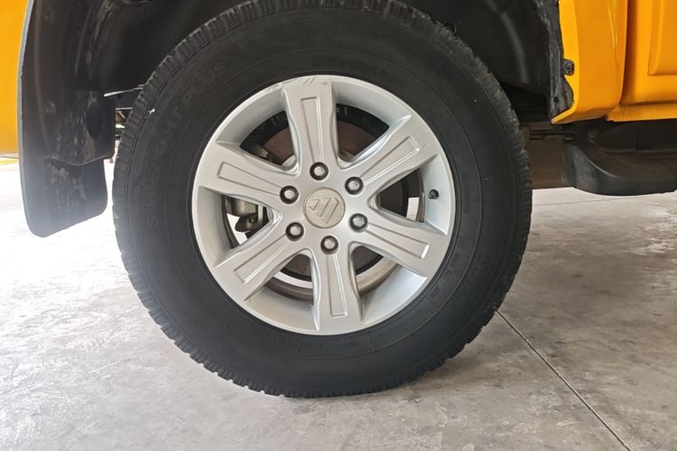 Used Foton EV 2022 National Glory Edition Multi-Purpose Truck Right Rear Wheel Hub
