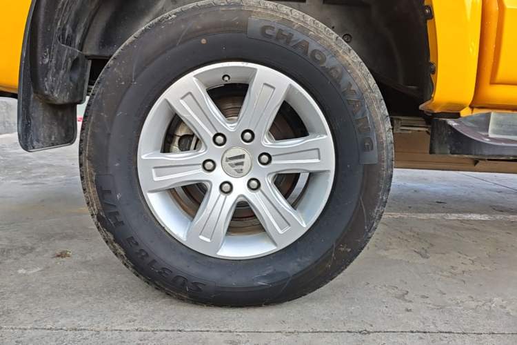 Used Foton EV 2022 National Glory Edition Multi-Purpose Truck Right Rear Wheel Hub