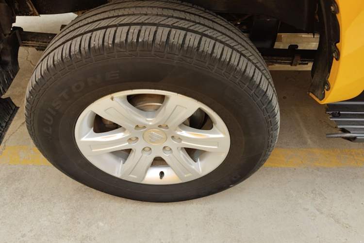 Used Foton EV 2022 National Glory Edition Multi-Purpose Truck Right Rear Wheel Hub
