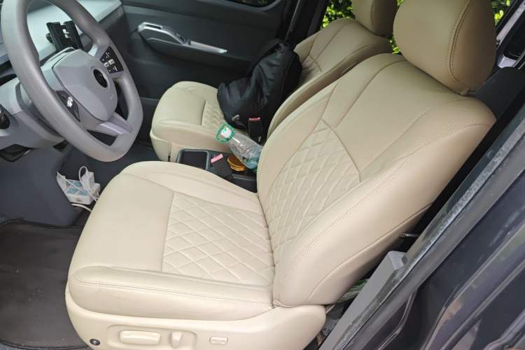 Used Foton Fengjing i9 2025 Model: Multi-Purpose Long-Wheelbase Front-Drive, CATL 66.67 kWh, Smart Journey Edition, Flat Roof, Single Tire, 6 Seats Left Front Seat