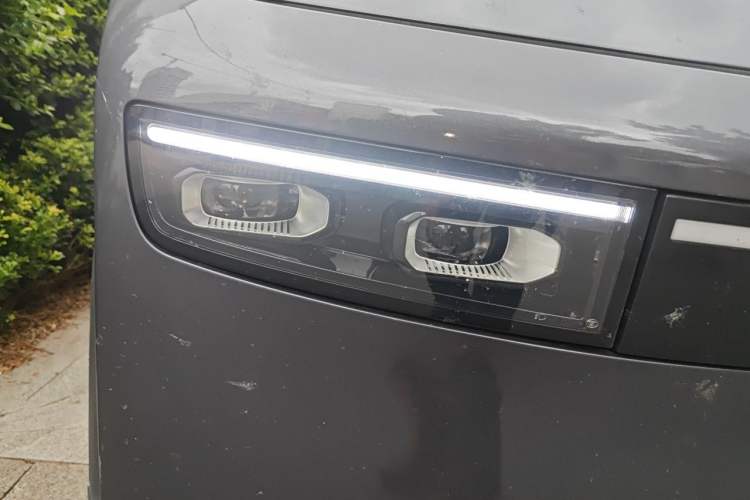 Used Foton Fengjing i9 2025 Model: Multi-Purpose Long-Wheelbase Front-Drive, CATL 66.67 kWh, Smart Journey Edition, Flat Roof, Single Tire, 6 Seats Right Front Headlight