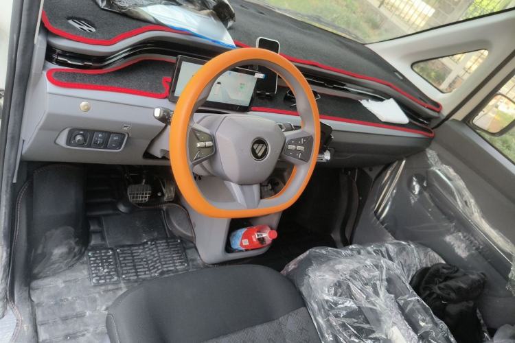 Used Foton Fengjing i9 2025 Model—Professional Logistics Long-axle Front-wheel-drive, CATL 50.23 kWh, Zhiyuan Edition, Flat Roof, Single Tire, 2 Seats Center Console