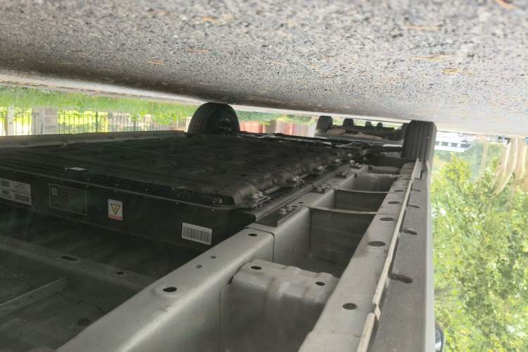 Used Foton Fengjing i9 2025 Model—Professional Logistics Long-axle Front-wheel-drive, CATL 50.23 kWh, Zhiyuan Edition, Flat Roof, Single Tire, 2 Seats Chassis Rear Left