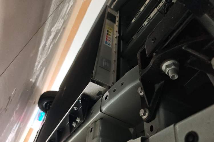 Used Foton Fengjing i9 2025 Model—Multi-purpose Long-axle Front-wheel-drive, CATL 50.23 kWh, Zhiyuan Edition, Flat Roof, Single Tire, 6 Seats Chassis Rear Right