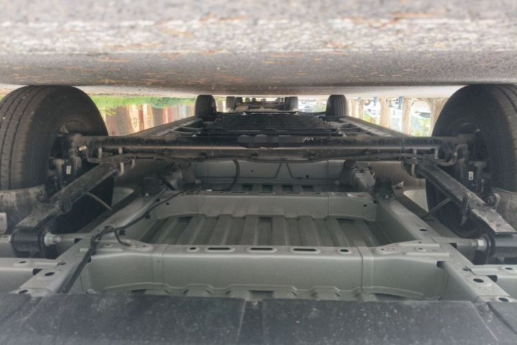 Used Foton Fengjing i9 2025 Model—Professional Logistics Long-axle Front-wheel-drive, CATL 50.23 kWh, Zhiyuan Edition, Flat Roof, Single Tire, 2 Seats Chassis Rear