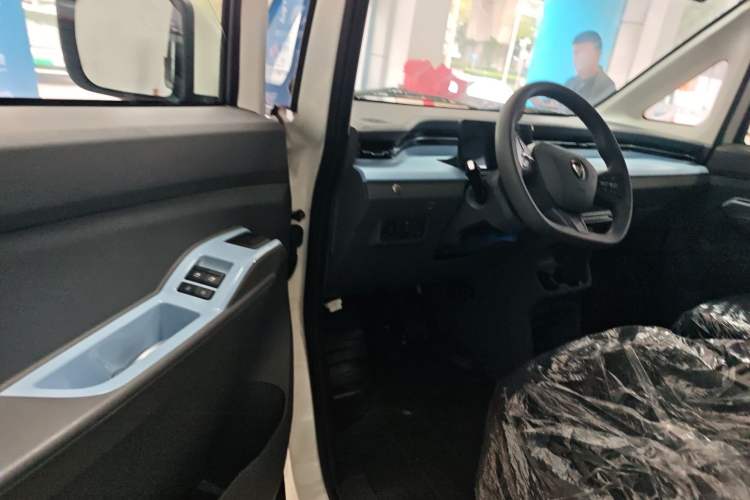 Used Foton Fengjing i9 2025 Model—Multi-purpose Long-axle Front-wheel-drive, CATL 50.23 kWh, Zhiyuan Edition, Flat Roof, Single Tire, 6 Seats Driver Seat