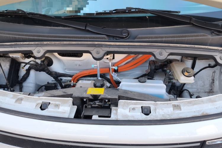 Used Foton Fengjing i9  Engine Bay