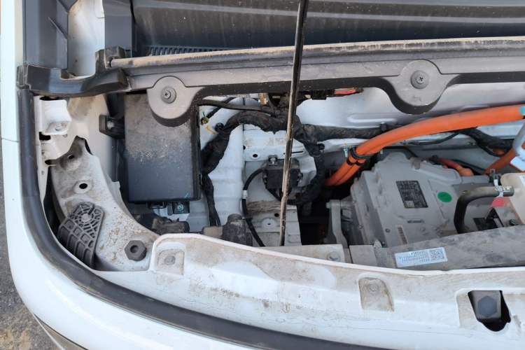 Used Foton Fengjing i9  Engine Bay Right