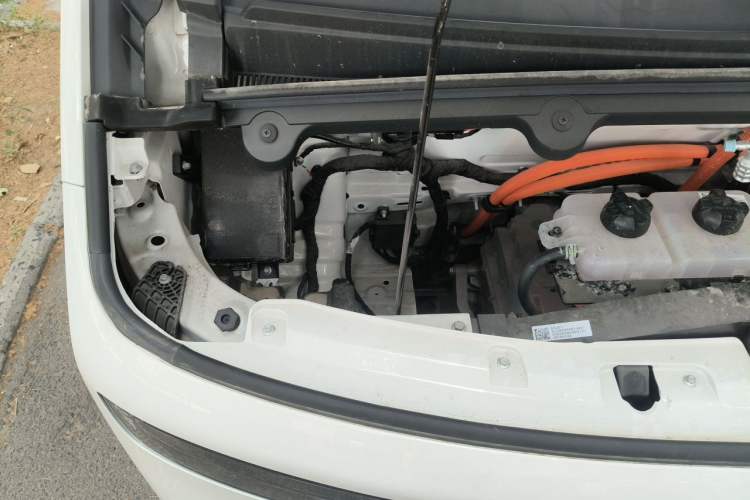Used Foton Fengjing i9 2025 Model—Professional Logistics Long-axle Front-wheel-drive, CATL 50.23 kWh, Zhiyuan Edition, Flat Roof, Single Tire, 2 Seats Engine Bay Right