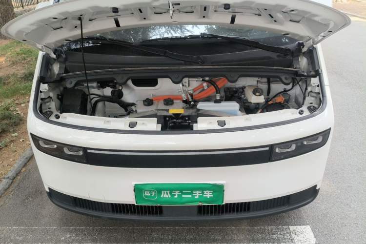 Used Foton Fengjing i9 2025 Model—Professional Logistics Long-axle Front-wheel-drive, CATL 50.23 kWh, Zhiyuan Edition, Flat Roof, Single Tire, 2 Seats Engine Bay
