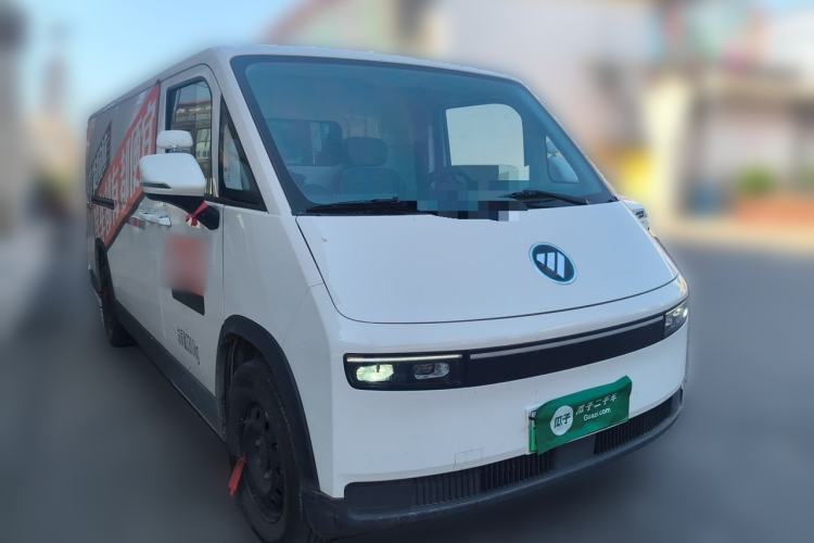 Used Foton Fengjing i9  Front Right 45 Deg