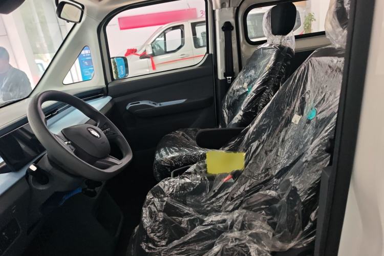 Used Foton Fengjing i9 2025 Model—Multi-purpose Long-axle Front-wheel-drive, CATL 50.23 kWh, Zhiyuan Edition, Flat Roof, Single Tire, 6 Seats Left Front Seat