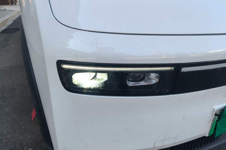 Used Foton Fengjing i9  Right Front Headlight