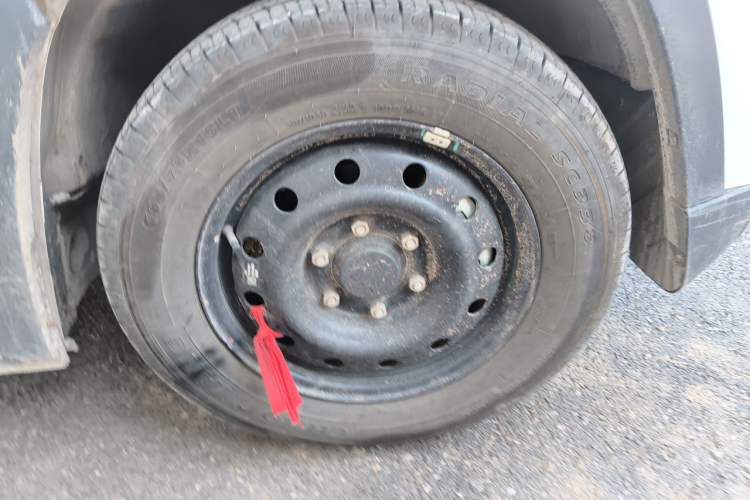 Used Foton Fengjing i9  Right Front Wheel Hub
