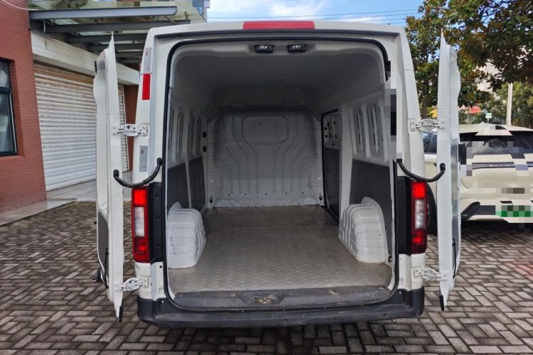 Used Foton Fengjing i9 2025 Model: i9+ Professional Logistics Long-Wheelbase Front-Drive, Aiyike 60.37 kWh, Smart Journey Edition, Flat Roof, Single Tire, 2 Seats Trunk