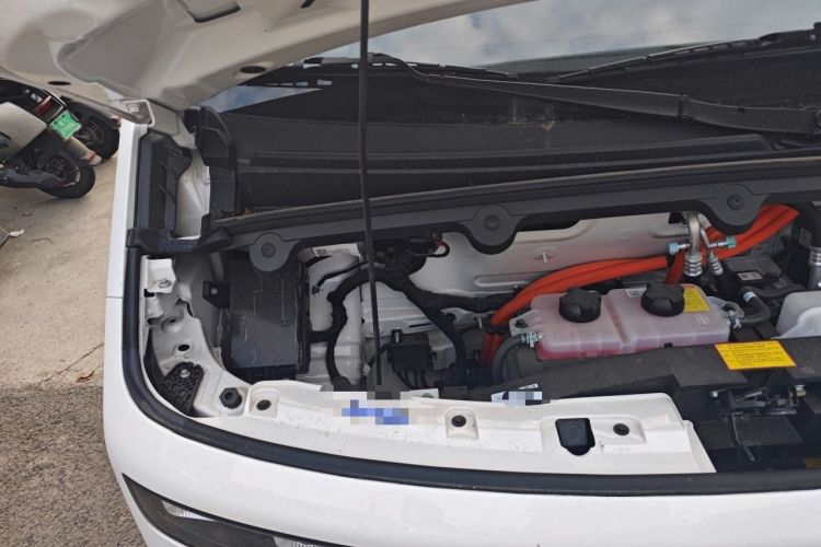 Used Foton Fengjing i9  Engine Bay Right