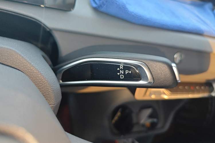 Used Foton Fengjing i9  Gear Lever