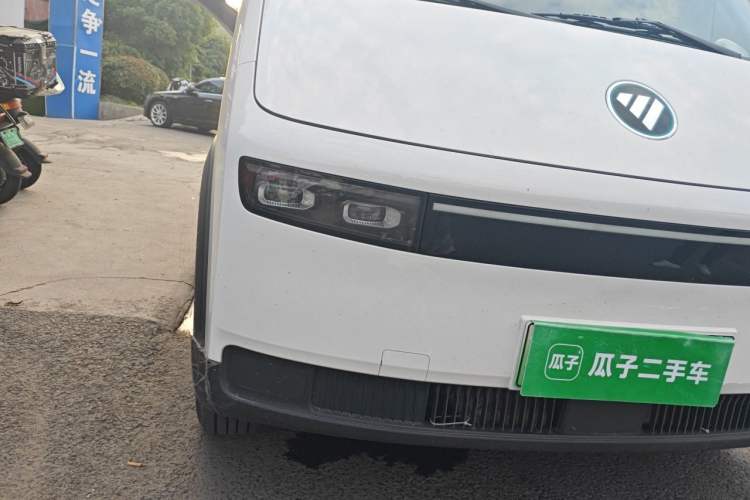 Used Foton Fengjing i9  Right Front Headlight