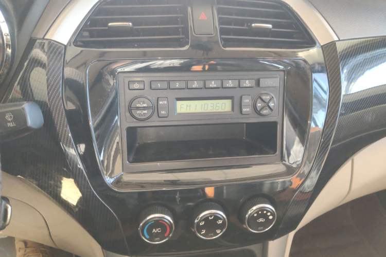 Used Foton Gatu ix5 2016 1.5L Zhiyue Model Audio And AC Panel