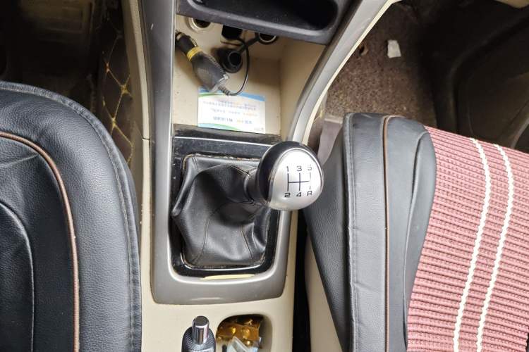 Used Foton Gatu ix5 2016 1.5L Zhiyue Model Gear Lever