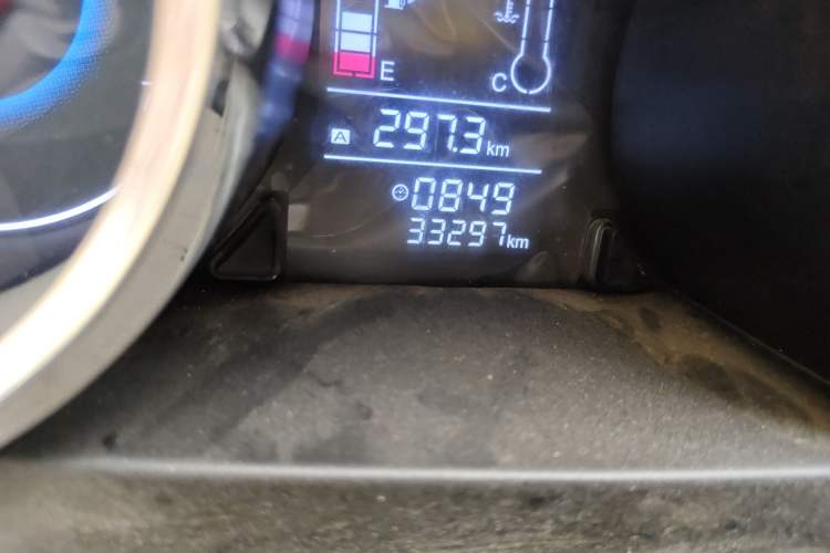 Used Foton Gatu ix5 2016 1.5L Zhiyue Model Odometer Close Up
