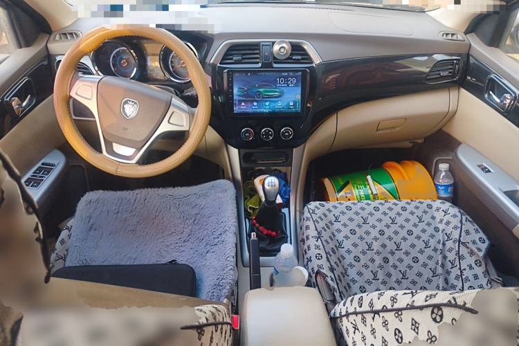 Used Foton Gatu ix5 2016 1.5L Zhiyue Model Center Console