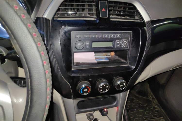 Used Foton Gatu ix5 2016 1.5L Zhiyue Model Audio And AC Panel
