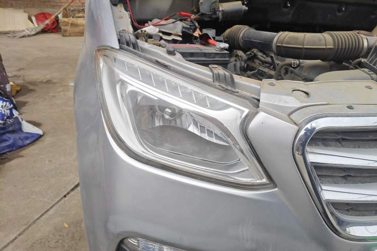 Used Foton Gatu ix5 2016 1.5L ZhiZhen Trim Right Front Headlight