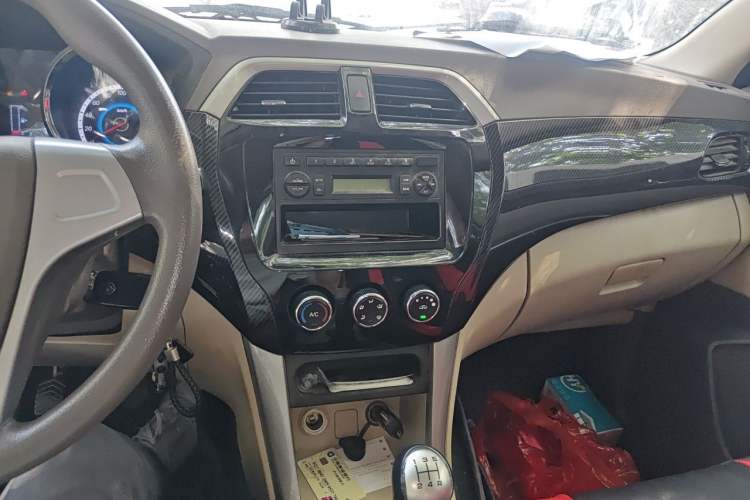 Used Foton Gatu ix5 2016 1.5L Zhiyue Model Audio And AC Panel