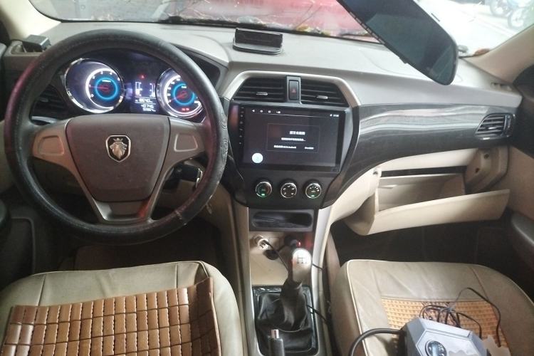 Used Foton Gatu ix5 2016 1.5L Zhiyue Model Center Console