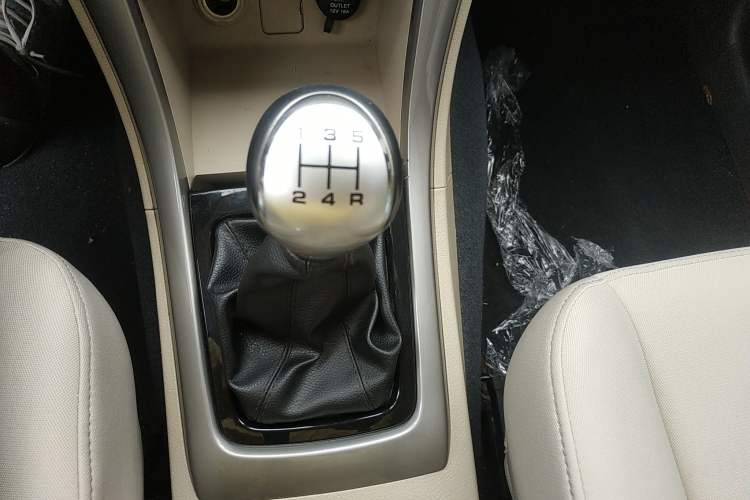Used Foton Gatu ix5 2016 1.5L Zhiyue Model Gear Lever