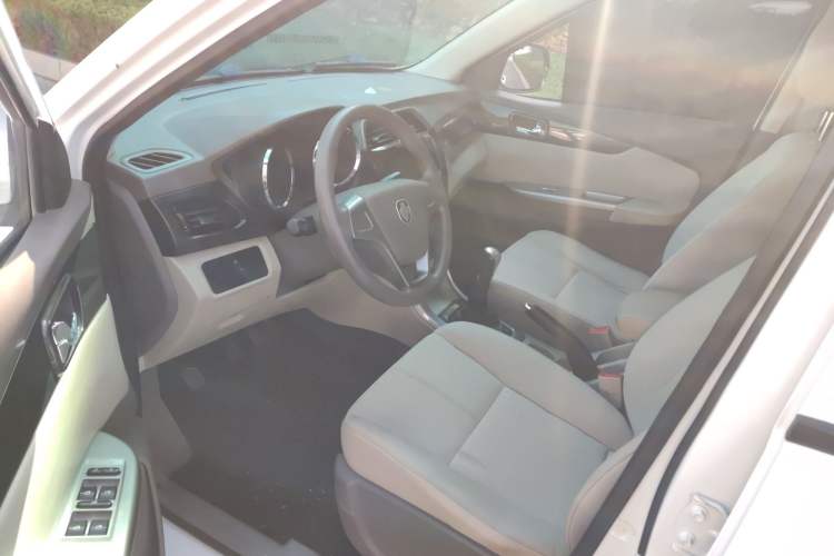 Used Foton Gatu ix5 2016 1.5L Zhiyue Model Interior 1