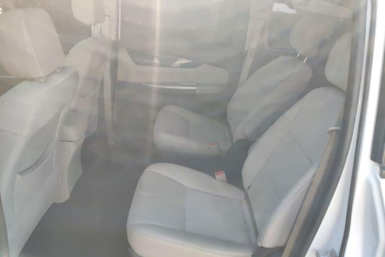 Used Foton Gatu ix5 2016 1.5L Zhiyue Model Interior 2