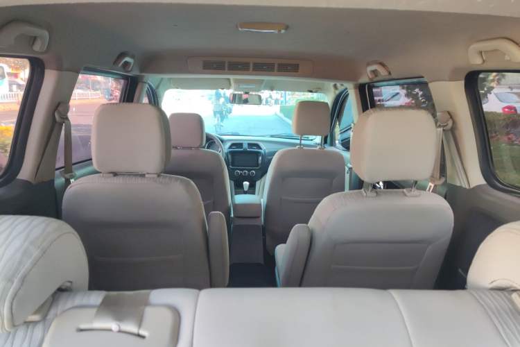 Used Foton Gatu ix5 2016 1.5L Zhiyue Model Interior 4