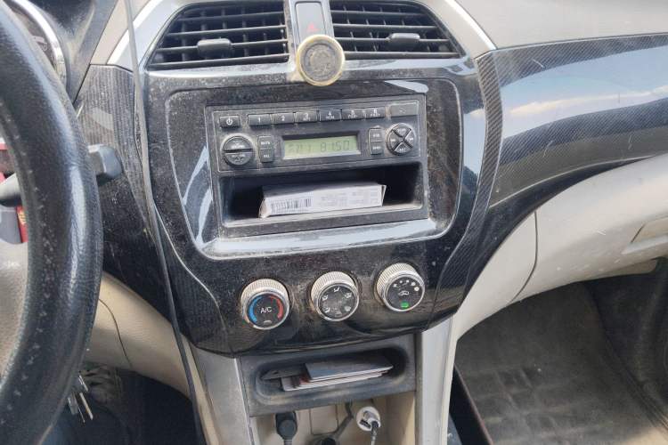 Used Foton Gatu ix5 2016 1.5L Zhiyue Model Audio And AC Panel